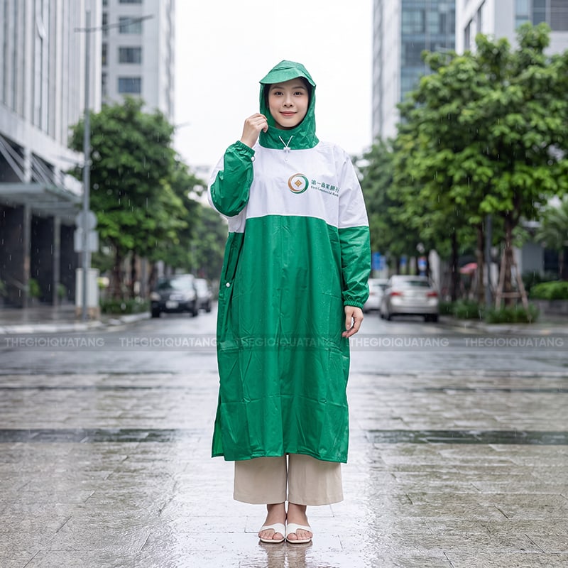 Sản xuất áo mưa in logo giá cạnh tranh 2